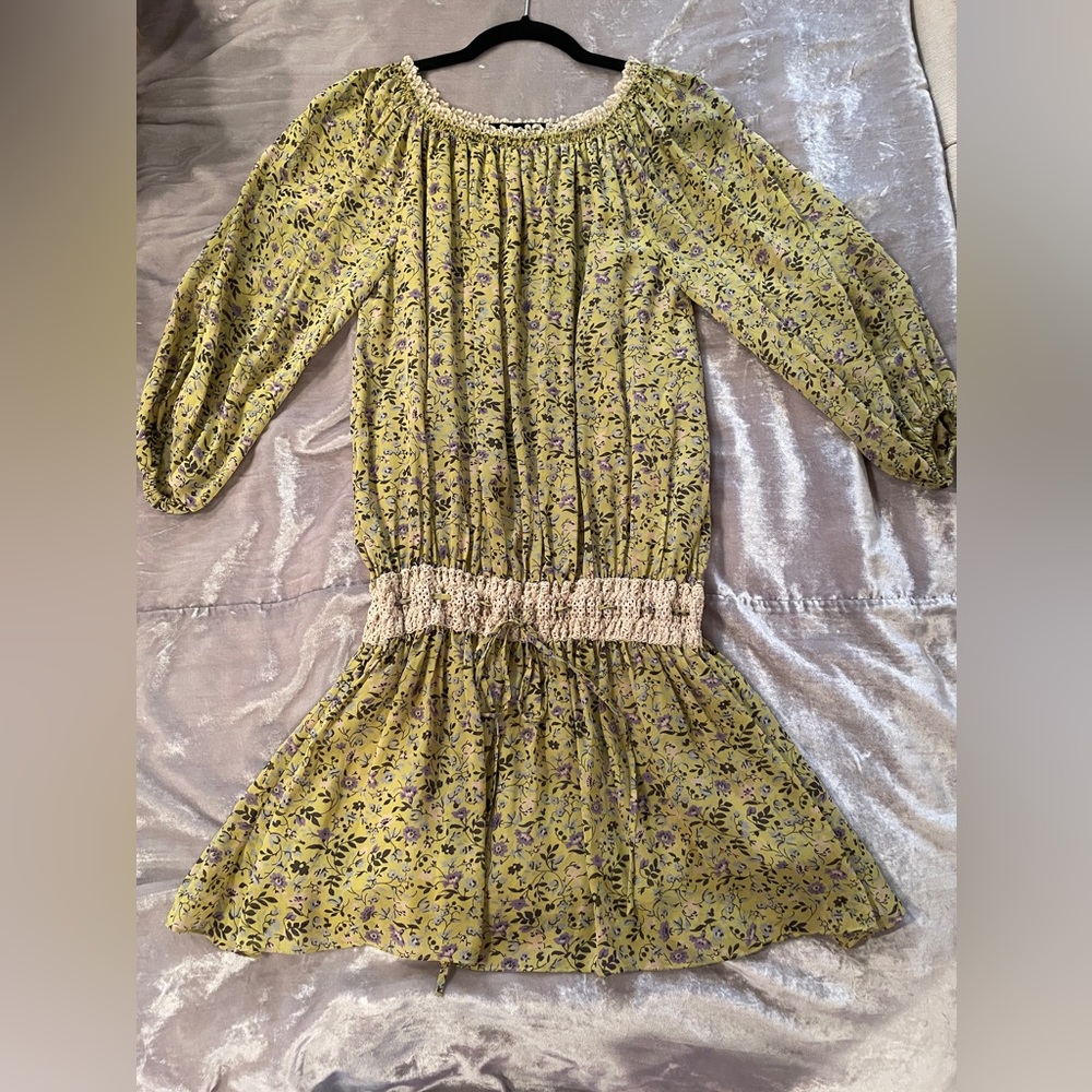 Moda international/ Size: XS/ very very cute dress. Like new